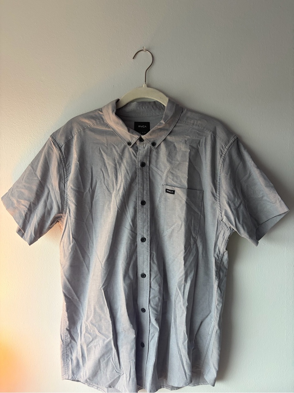 RVCA Men’s Light Gray Short Sleeve Button-Down Shirt